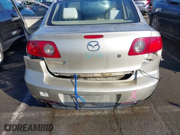 ✅ 2005 Mazda 3 i • VIN: JM1BK12F951314175 • Лот: 41097728. Опубликован ранее на IAAI с пробегом 243 085 миль. Бесплатный доступ к архиву аукционных продаж из США и подробный отчёт об истории автомобиля на DreamBid. Изображение 6.