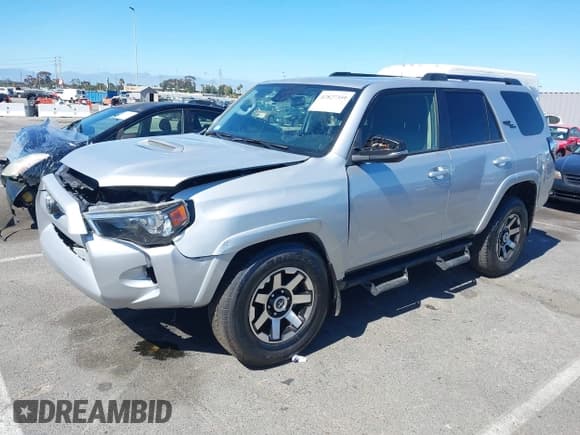 ✅ 2024 Toyota 4Runner TRD Off Road • VIN: JTERU5JR2R6273548 • Лот: 42827359. Опубликован ранее на IAAI с пробегом 17 631 миль. Бесплатный доступ к архиву аукционных продаж из США и подробный отчёт об истории автомобиля на DreamBid. Изображение 2.