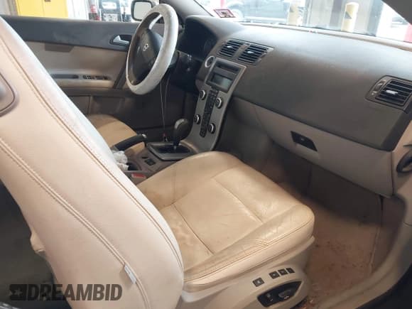 ✅ 2007 Volvo C70 • VIN: YV1MC68227J027345 • Lot: 43294602. Wystawiony na IAAI z przebiegiem 163 928 mil. Bezpłatny archiwum sprzedaży aukcyjnych z USA i szczegółowy raport historii pojazdu na DreamBid. Zdjęcie 5.