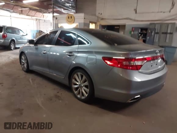 ✅ 2016 Hyundai Azera Limited • VIN: KMHFH4JG0GA529633 • Lot: 43896389. Wystawiony na IAAI z przebiegiem 132 386 mil. Bezpłatny archiwum sprzedaży aukcyjnych z USA i szczegółowy raport historii pojazdu na DreamBid. Zdjęcie 3.