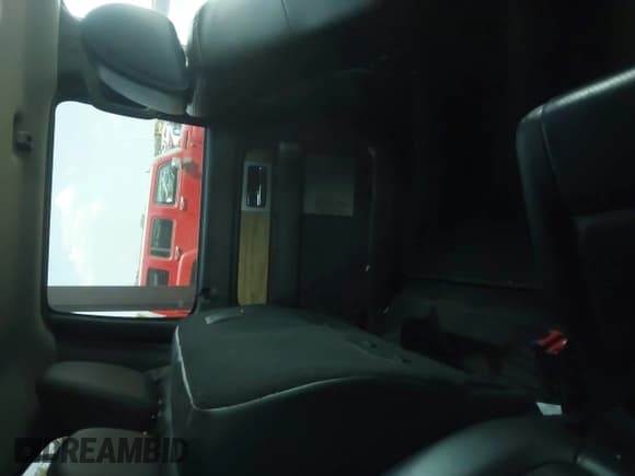 ✅ 2011 Ford F-150 XLT • VIN: 1FTFW1CT2BFB73166 • Lot: 43237978. Listed on IAAI with Not provided. Free auction sales archive from the USA and detailed vehicle history report at DreamBid. Image 8.