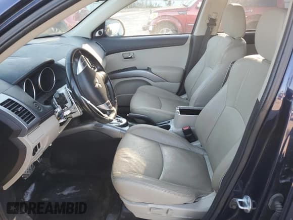 ✅ 2013 Mitsubishi Outlander GT • VIN: JA4JS4AX2DU016212 • Лот: 72126394. Опубликован ранее на Copart с пробегом 128 144 миль. Бесплатный доступ к архиву аукционных продаж из США и подробный отчёт об истории автомобиля на DreamBid. Изображение 7.