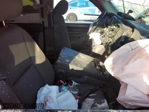 ✅ 2010 Chevrolet Silverado 2500HD LT • VIN: 1GC4KXBG3AF147782 • Лот: 66361855. Опубликован ранее на Copart с пробегом Не указан. Бесплатный доступ к архиву аукционных продаж из США и подробный отчёт об истории автомобиля на DreamBid. Изображение 7.