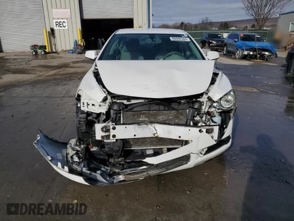 ✅ 2012 Chevrolet Malibu 1LS • VIN: 1G1ZB5E06CF203024 • Lot: 80666304. Listed on Copart with 69,447 mi. Free auction sales archive from the USA and detailed vehicle history report at DreamBid. Image 5.