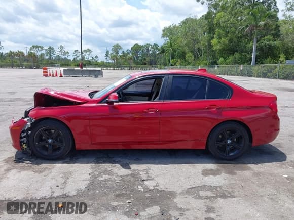 ✅ 2015 BMW 3 Series 328i • VIN: WBA3A5G59FNS88487 • Лот: 42206873. Опубликован ранее на IAAI с пробегом 125 018 миль. Бесплатный доступ к архиву аукционных продаж из США и подробный отчёт об истории автомобиля на DreamBid. Изображение 14.