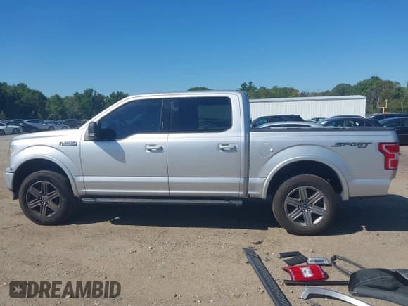 ✅ 2018 Ford F-150 XL • VIN: 1FTEW1EP4JFD27323 • Lot: 43126526. Listed on IAAI with 117,919 mi. Free auction sales archive from the USA and detailed vehicle history report at DreamBid. Image 15.