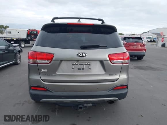 ✅ 2017 Kia Sorento EX • VIN: 5XYPH4A56HG233136 • Lot: 43586055. Listed on IAAI with 170,981 mi. Free auction sales archive from the USA and detailed vehicle history report at DreamBid. Image 16.