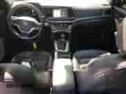 ✅ 2017 Hyundai Elantra SE • VIN: KMHD84LF6HU174611 • Lot: 85322915. Wystawiony na Copart z przebiegiem 138 988 mil. Bezpłatny archiwum sprzedaży aukcyjnych z USA i szczegółowy raport historii pojazdu na DreamBid. Zdjęcie 8.