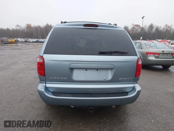 ✅ 2003 Dodge Caravan Sport • VIN: 2D4GP44333R251498 • Lot: 43648414. Wystawiony na IAAI z przebiegiem 106 996 mil. Bezpłatny archiwum sprzedaży aukcyjnych z USA i szczegółowy raport historii pojazdu na DreamBid. Zdjęcie 15.