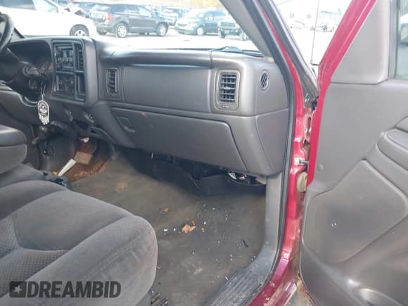 ✅ 2006 Chevrolet Silverado 2500HD LT1 • VIN: 1GCHK23266F105220 • Лот: 43569919. Опубликован ранее на IAAI с пробегом Не указан. Бесплатный доступ к архиву аукционных продаж из США и подробный отчёт об истории автомобиля на DreamBid. Изображение 5.