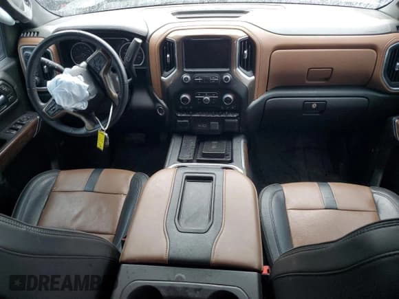 ✅ 2021 Chevrolet Silverado 1500 High Country • VIN: 1GCUYHEL2MZ404642 • Lot: 47047605. Wystawiony na Copart z przebiegiem 42 691 mil. Bezpłatny archiwum sprzedaży aukcyjnych z USA i szczegółowy raport historii pojazdu na DreamBid. Zdjęcie 8.