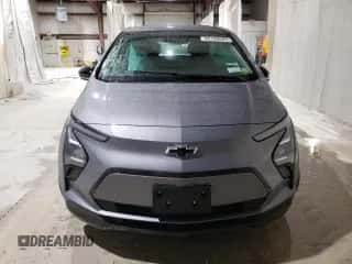 2023 Chevrolet Bolt EV 1LT z VIN 1G1FW6S0XP4125138, wystawiony jako Copart lot #82128693 z przebiegiem 28 492 mil mil oraz . Historia ofert i sprzedaży dostępna na DreamBid. Obrazek 5.