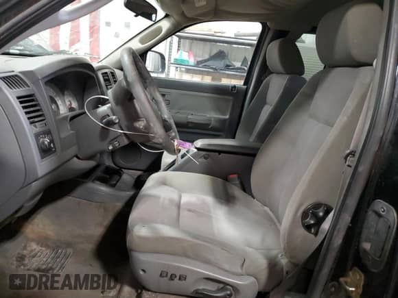 2006 Dodge Dakota SLT with VIN 1D7HW42NX6S516046, listed as a Copart auction lot 45693175 with 151,044 mi miles and Salvage title. Bid and sale history available at DreamBid. Image 7.