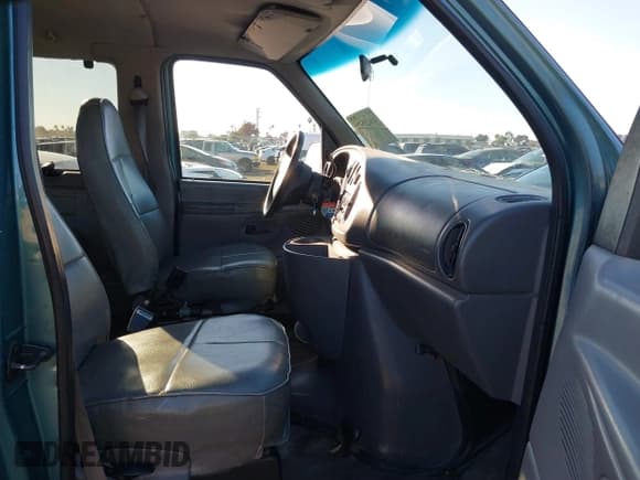 ✅ 1998 Ford Econoline Wagon XL • VIN: 1FBNE31L2WHA61351 • Лот: 41629591. Опубликован ранее на IAAI с пробегом 157 558 миль. Бесплатный доступ к архиву аукционных продаж из США и подробный отчёт об истории автомобиля на DreamBid. Изображение 5.