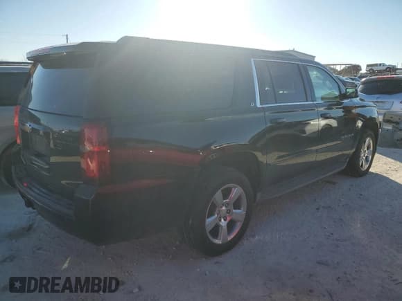 ✅ 2015 Chevrolet Suburban LT • VIN: 1GNSCJKC3FR243276 • Lot: 82605353. Wystawiony na Copart z przebiegiem 197 696 mil. Bezpłatny archiwum sprzedaży aukcyjnych z USA i szczegółowy raport historii pojazdu na DreamBid. Zdjęcie 3.
