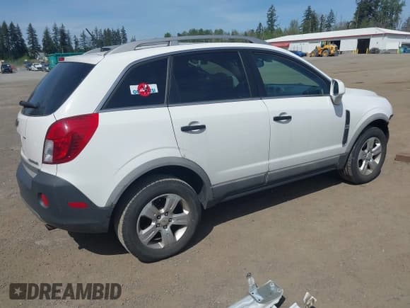 ✅ 2014 Chevrolet Captiva Sport LS • VIN: 3GNAL2EK8ES648209 • Lot: 42235217. Wystawiony na IAAI z przebiegiem 130 342 mil. Bezpłatny archiwum sprzedaży aukcyjnych z USA i szczegółowy raport historii pojazdu na DreamBid. Zdjęcie 4.