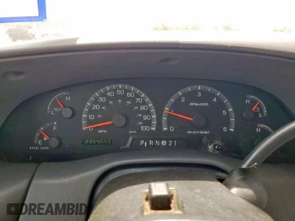 ✅ 1999 Ford F-150 • VIN: 1FTRX07W0XKB97103 • Lot: 65051225. Listed on Copart with 236,455 mi. Free auction sales archive from the USA and detailed vehicle history report at DreamBid. Image 9.