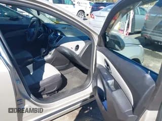 ✅ 2014 Chevrolet Cruze LS • VIN: 1G1PA5SH6E7165344 • Лот: 43513826. Опубликован ранее на IAAI с пробегом 64 739 миль. Бесплатный доступ к архиву аукционных продаж из США и подробный отчёт об истории автомобиля на DreamBid. Изображение 5.