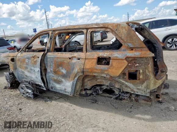 2022 Jeep Grand Cherokee Trailhawk with VIN 1C4RJYC60N8748274, listed as a Copart auction lot 62412035 with Not provided miles and Non repairable. Bid and sale history available at DreamBid. Image 2.