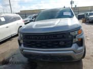 ✅ 2024 Chevrolet Silverado 1500 Custom • VIN: 1GCPABEKXRZ243745 • Lot: 43280595. Wystawiony na IAAI z przebiegiem 39 029 mil. Bezpłatny archiwum sprzedaży aukcyjnych z USA i szczegółowy raport historii pojazdu na DreamBid. Zdjęcie 12.