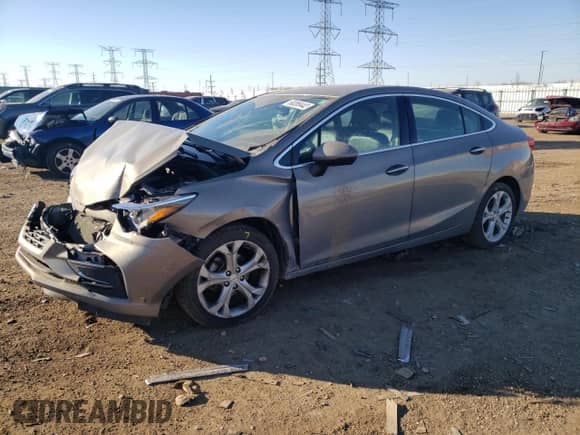 ✅ 2018 Chevrolet Cruze Premier • VIN: 1G1BF5SM5J7127879 • Лот: 68385442. Размещён на Copart с пробегом 116 762 миль миль. Получите бесплатный доступ к архиву аукционных продаж из США и посмотрите подробный отчёт об истории автомобиля на DreamBid. Изображение 1.