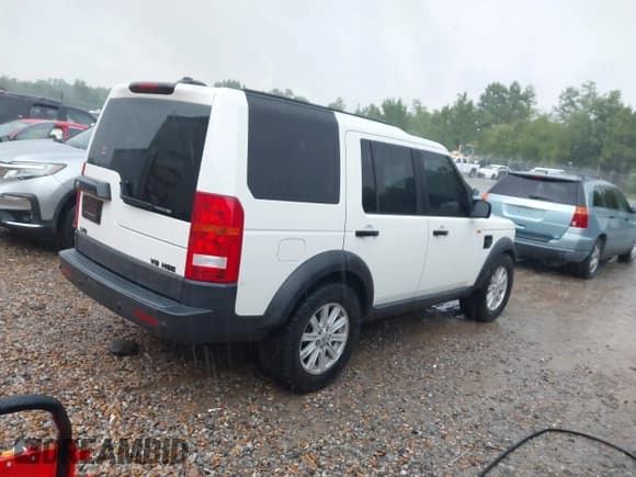 ✅ 2008 Land Rover LR3 HSE • VIN: SALAG25418A447605 • Лот: 42194186. Опубликован ранее на IAAI с пробегом 259 315 миль. Бесплатный доступ к архиву аукционных продаж из США и подробный отчёт об истории автомобиля на DreamBid. Изображение 4.