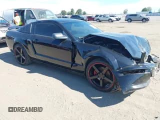 ✅ 2007 Ford Mustang GT Deluxe • VIN: 1ZVFT82H975258966 • Лот: 43418498. Опубликован ранее на IAAI с пробегом 136 524 миль. Бесплатный доступ к архиву аукционных продаж из США и подробный отчёт об истории автомобиля на DreamBid. Изображение 1.