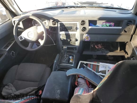 ✅ 2009 Jeep Commander Sport • VIN: 1J8HG48K89C535741 • Lot: 43759225. Listed on Copart with 140,357 mi. Free auction sales archive from the USA and detailed vehicle history report at DreamBid. Image 8.