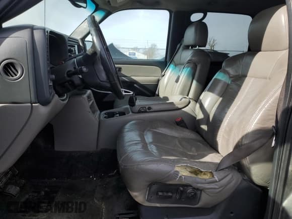 ✅ 2002 Chevrolet Suburban LT • VIN: 1GNFK16Z42J185836 • Лот: 42162685. Опубликован ранее на Copart с пробегом Не указан. Бесплатный доступ к архиву аукционных продаж из США и подробный отчёт об истории автомобиля на DreamBid. Изображение 7.