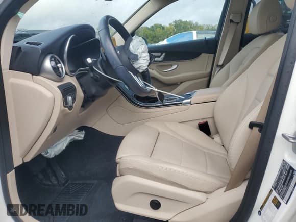 ✅ 2021 Mercedes-Benz GLC 300 • VIN: W1N0G8EB1MV285524 • Lot: 82169195. Listed on Copart with 42,205 mi. Free auction sales archive from the USA and detailed vehicle history report at DreamBid. Image 7.