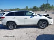 ✅ 2019 Toyota Highlander SE • VIN: 5TDJZRFH7KS563381 • Лот: 43080665. Опубликован ранее на IAAI с пробегом 129 574 миль. Бесплатный доступ к архиву аукционных продаж из США и подробный отчёт об истории автомобиля на DreamBid. Изображение 13.