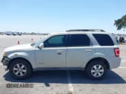 ✅ 2008 Ford Escape Limited • VIN: 1FMCU04128KB13867 • Lot: 42499448. Wystawiony na IAAI z przebiegiem 224 566 mil. Bezpłatny archiwum sprzedaży aukcyjnych z USA i szczegółowy raport historii pojazdu na DreamBid. Zdjęcie 15.