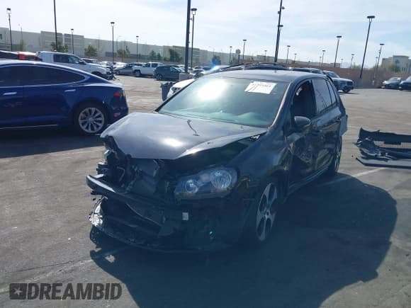 ✅ 2012 Volkswagen Golf GTI w/Conv & Sunroof PZEV • VIN: WVWGD7AJXCW212750 • Lot: 41593461. Wystawiony na IAAI z przebiegiem 122 805 mil. Bezpłatny archiwum sprzedaży aukcyjnych z USA i szczegółowy raport historii pojazdu na DreamBid. Zdjęcie 6.