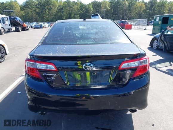 ✅ 2014 Toyota Camry XLE • VIN: 4T1BK1FK1EU549736 • Lot: 43361326. Wystawiony na IAAI z przebiegiem 163 519 mil. Bezpłatny archiwum sprzedaży aukcyjnych z USA i szczegółowy raport historii pojazdu na DreamBid. Zdjęcie 17.