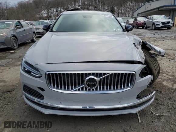 ✅ 2024 Volvo S90 Recharge Plug-In Hybrid Ultimate • VIN: LVYH60AF5RP414165 • Lot: 42408215. Listed on Copart with 1,320 mi. Free auction sales archive from the USA and detailed vehicle history report at DreamBid. Image 5.