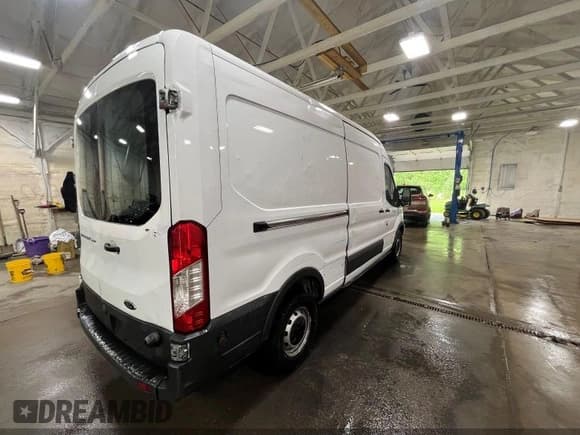 ✅ 2017 Ford Transit • VIN: 1FTYR2CM5HKA21834 • Лот: 42588642. Опубликован ранее на IAAI с пробегом 149 183 миль. Бесплатный доступ к архиву аукционных продаж из США и подробный отчёт об истории автомобиля на DreamBid. Изображение 4.