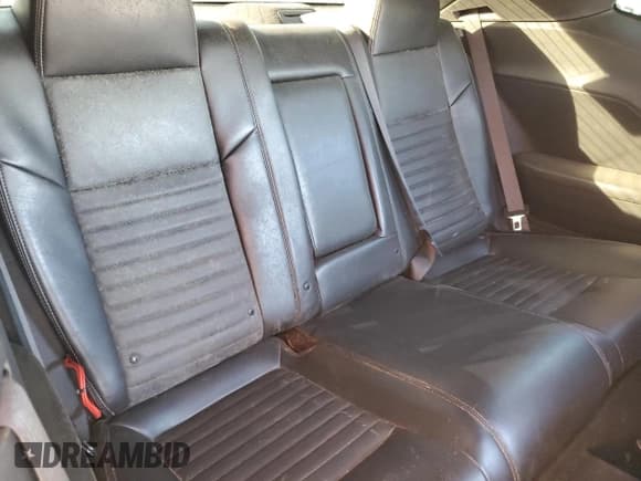 ✅ 2012 Dodge Challenger R/T Classic • VIN: 2C3CDYBTXCH278707 • Lot: 92845165. Wystawiony na Copart z przebiegiem 160 791 mil. Bezpłatny archiwum sprzedaży aukcyjnych z USA i szczegółowy raport historii pojazdu na DreamBid. Zdjęcie 10.