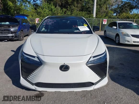 ✅ 2024 Lexus RZ 300e Premium • VIN: JTJABABB3RA002882 • Lot: 41262906. Listed on IAAI with 8,114 mi. Free auction sales archive from the USA and detailed vehicle history report at DreamBid. Image 13.