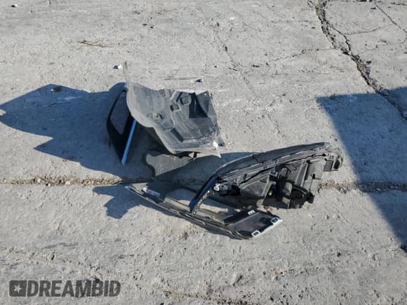 ✅ 2019 Toyota Avalon Limited • VIN: 4T1BZ1FB7KU029743 • Lot: 84227435. Wystawiony na Copart z przebiegiem 38 609 mil. Bezpłatny archiwum sprzedaży aukcyjnych z USA i szczegółowy raport historii pojazdu na DreamBid. Zdjęcie 12.