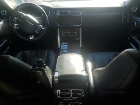 ✅ 2015 Land Rover Range Rover HSE • VIN: SALGS2VF7FA210267 • Lot: 84214875. Wystawiony na Copart z przebiegiem 74 127 mil. Bezpłatny archiwum sprzedaży aukcyjnych z USA i szczegółowy raport historii pojazdu na DreamBid. Zdjęcie 8.