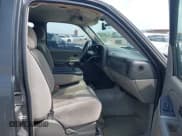 ✅ 2004 GMC Yukon SLT • VIN: 1GKEC13Z24R238063 • Lot: 42507869. Wystawiony na IAAI z przebiegiem 271 173 mil. Bezpłatny archiwum sprzedaży aukcyjnych z USA i szczegółowy raport historii pojazdu na DreamBid. Zdjęcie 5.