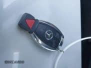 ✅ 2014 Mercedes-Benz E 350 Sport • VIN: WDDHF5KB5EB050777 • Lot: 43597366. Wystawiony na IAAI z przebiegiem 98 014 mil. Bezpłatny archiwum sprzedaży aukcyjnych z USA i szczegółowy raport historii pojazdu na DreamBid. Zdjęcie 11.