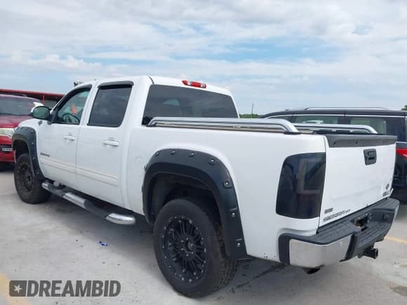 ✅ 2011 GMC Sierra 1500 SLT • VIN: 3GTP2WE38BG361134 • Лот: 42911817. Опубликован ранее на IAAI с пробегом 216 444 миль. Бесплатный доступ к архиву аукционных продаж из США и подробный отчёт об истории автомобиля на DreamBid. Изображение 3.