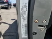 ✅ 2017 Dodge Challenger SXT • VIN: 2C3CDZAGXHH665842 • Lot: 65860574. Wystawiony na Copart z przebiegiem 103 727 mil. Bezpłatny archiwum sprzedaży aukcyjnych z USA i szczegółowy raport historii pojazdu na DreamBid. Zdjęcie 12.