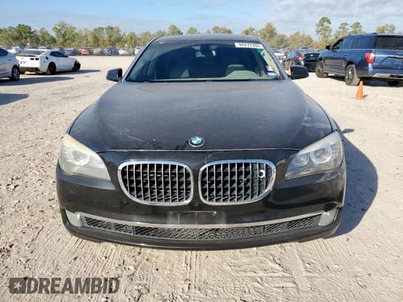 ✅ 2009 BMW 7 Series 750Li • VIN: WBAKB83529CY62105 • Lot: 92477355. Wystawiony na Copart z przebiegiem 121 004 mil. Bezpłatny archiwum sprzedaży aukcyjnych z USA i szczegółowy raport historii pojazdu na DreamBid. Zdjęcie 5.