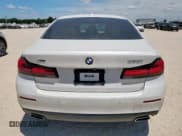 ✅ 2022 BMW 5 Series 530i xDrive • VIN: WBA13BJ06NWX58741 • Лот: 66350425. Опубликован ранее на Copart с пробегом 47 959 миль. Бесплатный доступ к архиву аукционных продаж из США и подробный отчёт об истории автомобиля на DreamBid. Изображение 6.