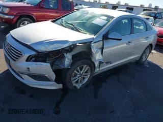 ✅ 2017 Hyundai Sonata SE • VIN: 5NPE24AF9HH578588 • Lot: 43503624. Listed on IAAI with 117,569 mi. Free auction sales archive from the USA and detailed vehicle history report at DreamBid. Image 6.