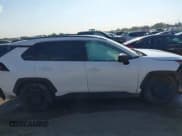 ✅ 2021 Toyota RAV4 LE • VIN: 2T3H1RFV1MW155391 • Lot: 43133561. Wystawiony na IAAI z przebiegiem 168 454 mil. Bezpłatny archiwum sprzedaży aukcyjnych z USA i szczegółowy raport historii pojazdu na DreamBid. Zdjęcie 13.