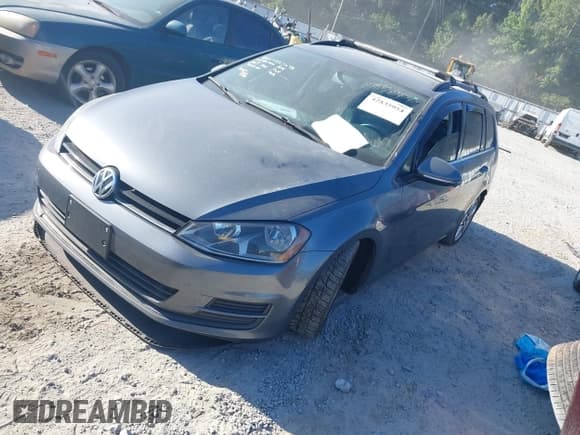 ✅ 2015 Volkswagen Golf SE • VIN: 3VWCA7AUXFM512467 • Lot: 42835954. Listed on IAAI with 164,819 mi. Free auction sales archive from the USA and detailed vehicle history report at DreamBid. Image 17.