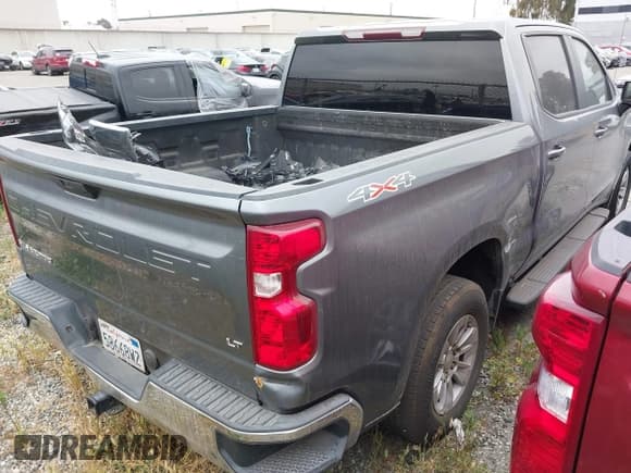 ✅ 2019 Chevrolet Silverado 1500 LT • VIN: 3GCPYDEK1KG242867 • Lot: 41342133. Wystawiony na IAAI z przebiegiem 119 442 mil. Bezpłatny archiwum sprzedaży aukcyjnych z USA i szczegółowy raport historii pojazdu na DreamBid. Zdjęcie 4.